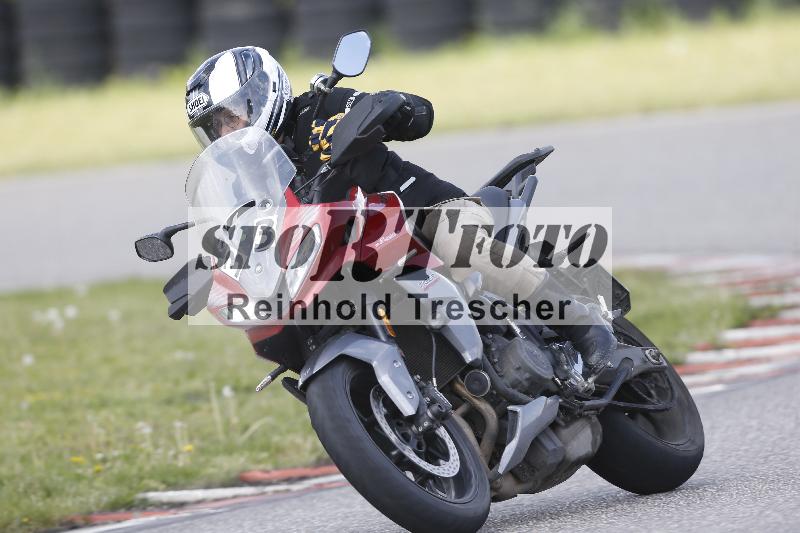 Archiv-2025/09 22.04.2025 Cornu Master School ADR/gruen-vert/33